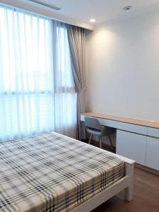  Bán căn hộ Vinhomes Central Park thuộc tầng trung, tháp Landmark 81, diện tích 51.5m2