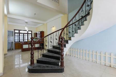 Biệt thự 4 phòng ngủ đường Lý Phục Man Quận 7