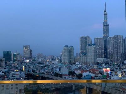 View nhìn Căn hộ Vinhomes Golden River Ba Son Cho thuê căn hộ Vinhomes Golden River tầng 34, đầy đủ nội thất, view thành phố và Landmark 81