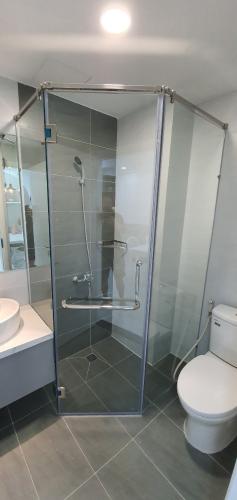 c24.09nhavesinh1 Bán căn hộ Saigon South Residence tầng cao, diện tích 71.42m2, đầy đủ nội thất