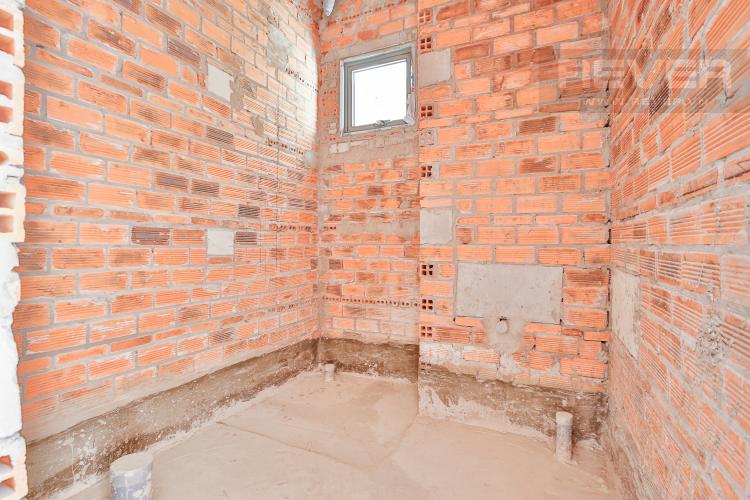 Toilet Căn hộ The Gold View 2 phòng ngủ tầng thấp A3 nhà thô, không nội thất