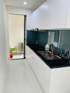 Phòng bếp căn hộ Green River Căn hộ Green River hướng Đông Nam, view thành phố cực thoáng mát.