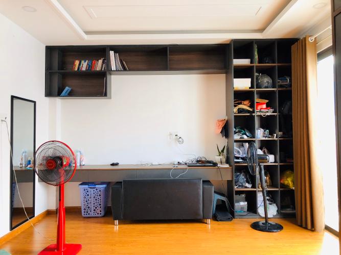 Phòng nhà Hoàng Hoa Thám, Bình Thạnh Nhà Hoàng Hoa Thám Bình Thạnh, nội thất gỗ, sân thượng thoáng mát.