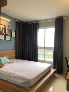 Phòng khách căn hộ Happy City Căn hộ Happy City đầy đủ nội thất view thành phố thoáng mát.