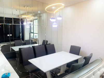 bàn ăn The Gold View Căn hộ The Gold View đầy đủ nội thất tiện nghi, view thông thoáng.