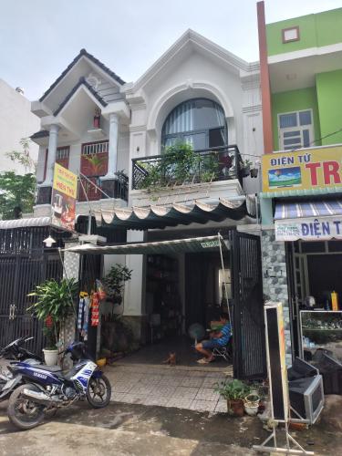 Nhà phố Nguyễn Duy Trinh quận 9 Nhà phố 1 trệt 1 lầu kế chợ Long Trường, hẻm đường Nguyễn Duy Trinh