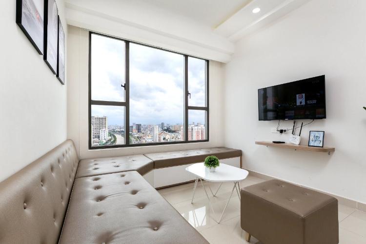 Phòng khách căn hộ Rivergate Residence Căn hộ RiverGate Residence thiết kế hiện đại, đầy đủ nội thất.