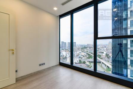 Phòng Ngủ 2 Căn hộ Vinhomes Golden River 2 phòng ngủ tầng cao A3 hướng Đông Bắc