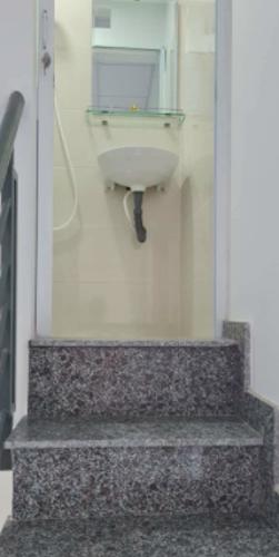 Bên trong nhà phố Chiến Lược, Bình Tân Nhà phố hướng Bắc, bàn giao sổ hồng riêng, đủ pháp lý.