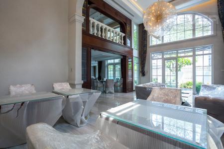 Phòng khách biệt thự Nhà Bè Bán hoặc cho thuê biệt thự KDC Kim Long, Nhà Bè, diện tích đất 10x21m, đầy đủ nội thất cao cấp, cửa hướng Nam