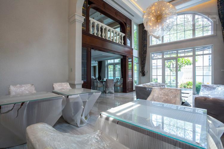 Phòng khách biệt thự Nhà Bè Bán hoặc cho thuê biệt thự KDC Kim Long, Nhà Bè, diện tích đất 10x21m, đầy đủ nội thất cao cấp, cửa hướng Nam