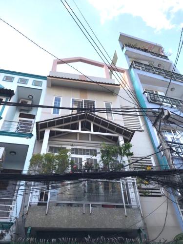 Mặt trước nhà phố Phú Nhuận Bán nhà 2 tầng hẻm Cô Giang, phường 1, Phú Nhuận. Diện tích đất 76.8m2