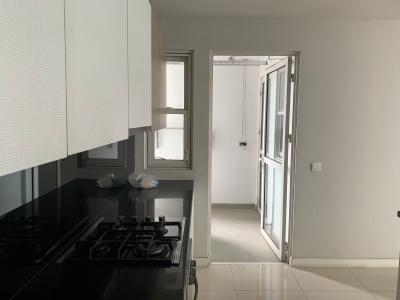 0a014cefef750b2b5264.jpg Bán căn hộ Sunrise City 2 phòng ngủ, diện tích 106m2, nội thất cơ bản, hướng Nam