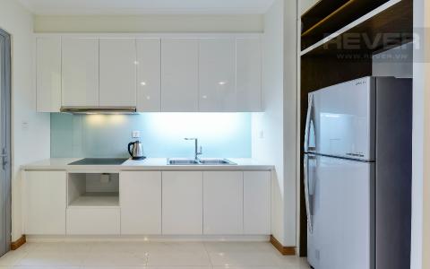 Bếp Căn hộ Vinhomes Central Park tầng cao tháp Central 3 nhìn về khu vực Bình Thạnh