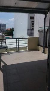 Ban công nhà phố đường Huỳnh Tấn Phát, Quận 7 Nhà phố hướng Nam diện tích đất 56m2, sổ hồng bàn giao ngay.