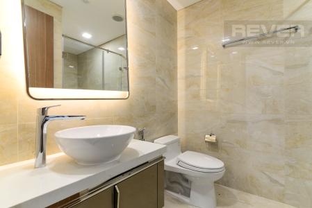 Phòng Tắm 2 Bán hoặc cho thuê căn hộ Vinhomes Central Park 3PN, tháp Landmark 81, view sông và công viên