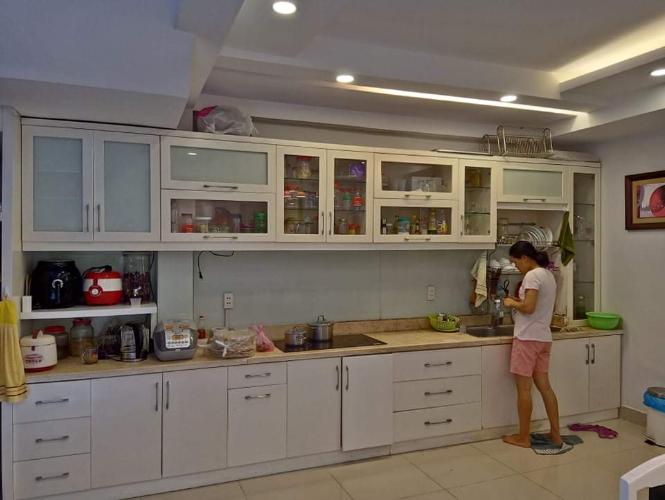 Phòng bếp nhà phố Nhà Bè Bán nhà cách Bệnh viện Nhà Bè hơn 500m, nội thất cơ bản.