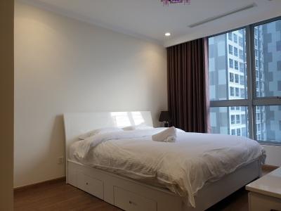 Phòng ngủ căn hộ VINHOMES CENTRAL PARK Cho thuê căn hộ Vinhomes Central Park 2PN, tầng cao, đầy đủ nội thất, view hồ bơi và đường Nguyễn Hữu Cảnh