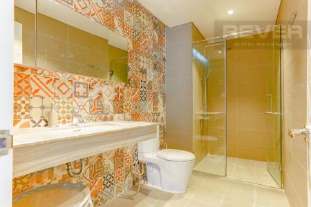 Phòng Tắm 2 Căn hộ Sunrise City 2 phòng ngủ tầng cao W2 view hồ bơi