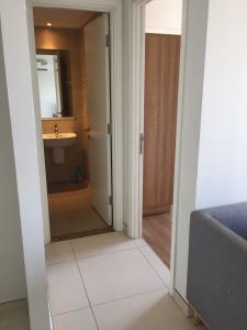 nhà tắm căn hộ Masteri Thảo Điền Căn hộ Masteri Thảo Điền 2 phòng ngủ, view sông và thành phố.