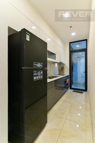Phòng bếp căn hộ Vinhomes Golden River Bán hoặc cho thuê officetel Vinhomes Golden River 2PN, diện tích 68m2, đầy đủ nội thất, hướng ban công Tây Nam