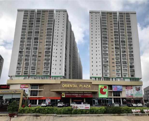 Chung cư Oriental Plaza, Tân Phú Căn hộ Oriental Plaza nội thất cơ bản, ban công hướng Đông Nam.