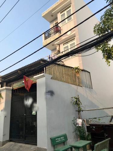 Mặt trước nhà phố Quận 7 Bán nhà 3 tầng phường Phú Mỹ, Quận 7, cách cầu Phú Xuân 500m