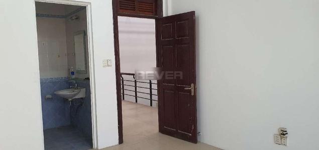 Bên trong biệt thự Lương Định Của, Quận 2 Biệt thự mặt tiền quận 2, diện tích 140m2, hướng Tây.