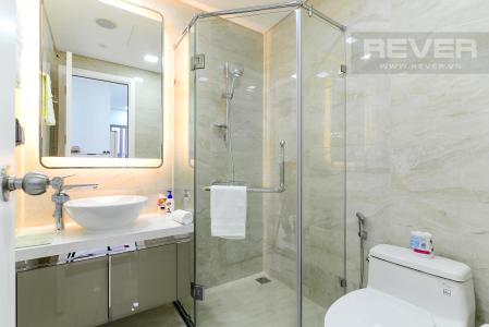 913113b59cb67ae823a7 Cho thuê căn hộ Vinhomes Central Park 2PN, tháp Landmark 81, đầy đủ nội thất, hướng Đông Nam, view hồ bơi