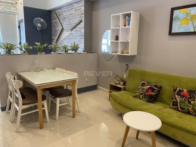 Phòng khách River Gate, Quận 4 Căn hộ Rivergate Residence ban công hướng Đông Nam, nội thất đầy đủ.