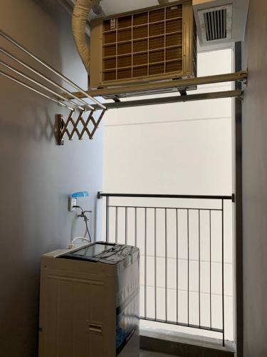 Logia căn hộ Vinhomes Grand Park  Căn hộ Vinhomes Grand Park tầng cao, đầy đủ nội thất