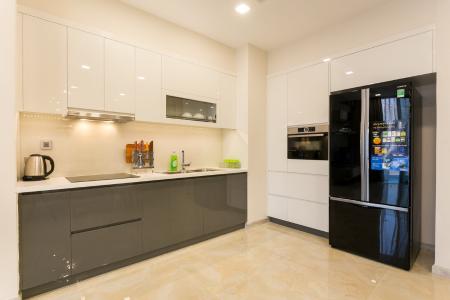 Phòng bếp Vinhomes Golden River Quận 1 Căn hộ Vinhomes Golden River đầy đủ nội thất, hướng Đông Bắc.