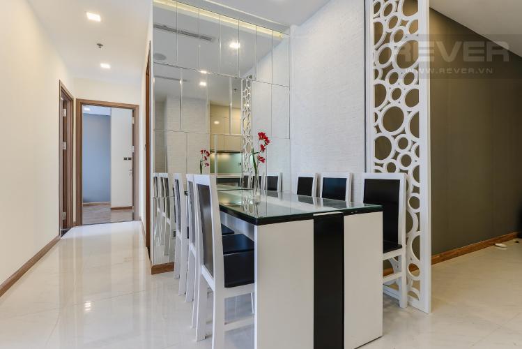 Bàn ăn Căn hộ Vinhomes Central Park 2 phòng ngủ tầng cao P6 view Quận 1