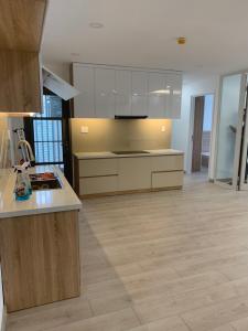 bếp căn hộ Saigon South Residence Cho thuê căn hộ tầng cao Saigon South Residence nội thất đầy đủ.