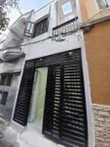 Bán nhà hẻm Quận 5 dân cư sầm uất, diện tích 3x10m, sổ hồng chính chủ.