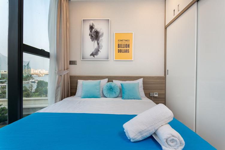 Phòng ngủ Vinhomes Golden River Quận 1 Căn hộ Vinhomes Golden River đầy đủ nội thất, hướng Đông Bắc.