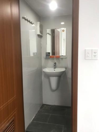 Toilet nhà phố Quận 9 Cho thuê nhà phố Melosa Garden, Quận 9, DT 188m2, không nội thất, kết cấu 3 tầng