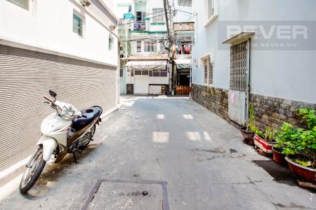 Lối Đi 1 Bán nhà phố đường Huỳnh Văn Bánh 43.8m2, 3 lầu 5PN 4WC, view khu dân cư