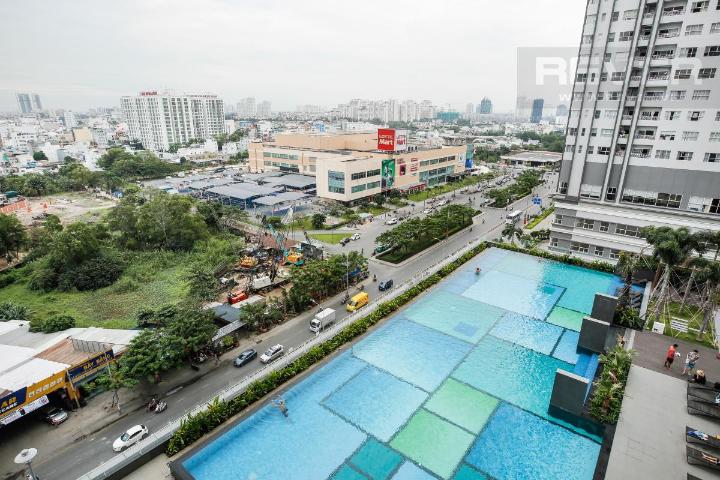 Sunrise City - Hồ bơi và cảnh quan ngoại khu nhìn từ căn hộ tháp X2