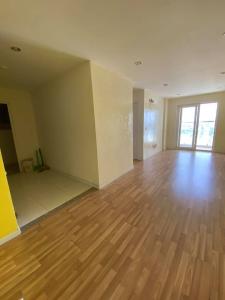 Phòng khách City Gate, Quận 8 Căn hộ City Gate view đại lộ, nội thất cơ bản.