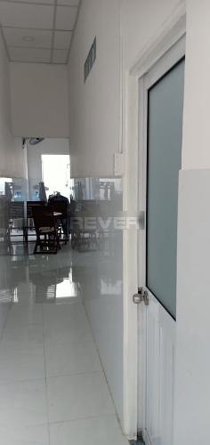 Hành lang nhà phố hẻm Quận 9 Nhà phố quận 9 diện tích 63m2, sân trước rộng rãi.