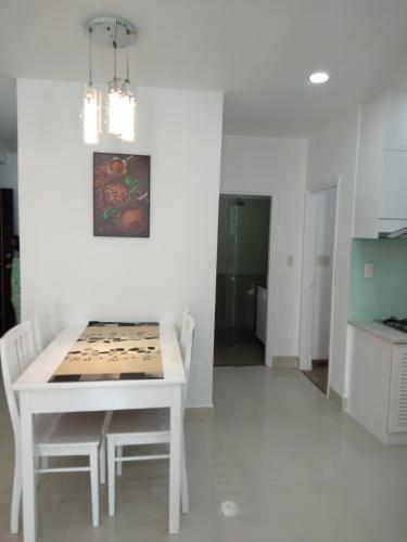 Bàn ăn  căn hộ Sky Garden Căn hộ Sky Garden đầy đủ nội thất, view thành phố thoáng mát.