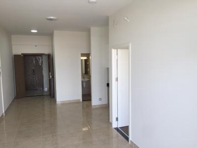 phòng khách căn hộ Lux Garden Căn hộ Lux Garden tầng cao nội thất cơ bản, view sông và thành phố.