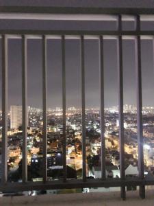 View Moonlight Park View Căn hộ Moonlight Park View tầng trung, view thành phố lung linh về đêm