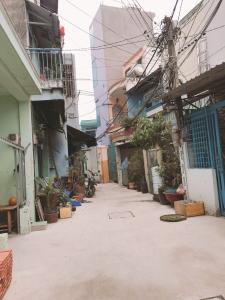 Hẻm nhà phố Nhà phố trung tâm Tân Phú hướng Nam, hẻm xe ba gác.