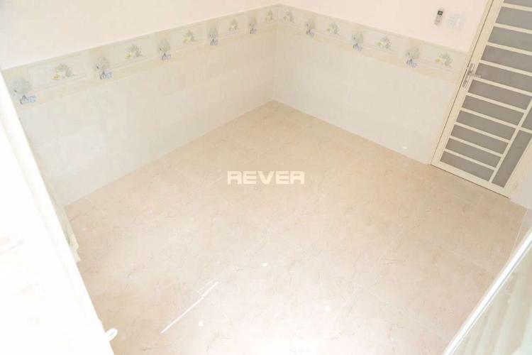 Phòng ngủ nhà Phú Mỹ, Bình Thạnh Nhà phố Bình Thạnh nội thất cơ bản còn mới, hướng Đông.