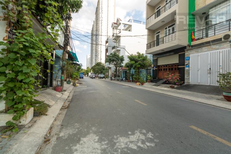 Đường trước nhà phố Quận 7 Bán nhà phố 6 tầng, 31 phòng ngủ, đường Huỳnh Tấn Phát, Quận 7, đầy đủ nội thất, sổ hồng chính chủ