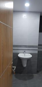 phòng tắm căn hộ Saigon South Residence Cho thuê căn hộ hướng Đông, đầy đủ nội thất Saigon South Residence