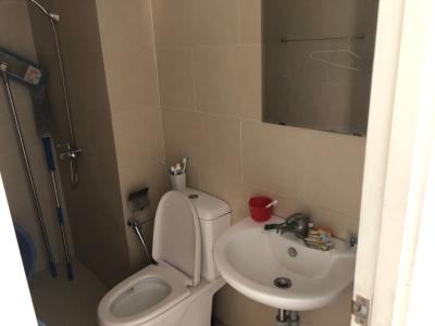 Toilet căn hộ CITIHOME Bán căn hộ Citihome 2PN, tầng 18, diện tích 62m2, đầy đủ nội thất