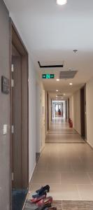 Lối đi River Panorama, Quận 7 Căn hộ River Panorama hướng Nam, view nội khu hồ bơi.